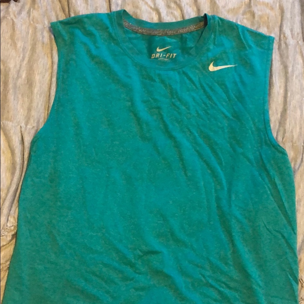 Nike Dri-Fit Cut-off